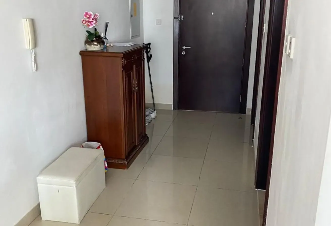 2BHK WITH BALCONY| LOW PRICE| LAKE VIEW| VACANT|