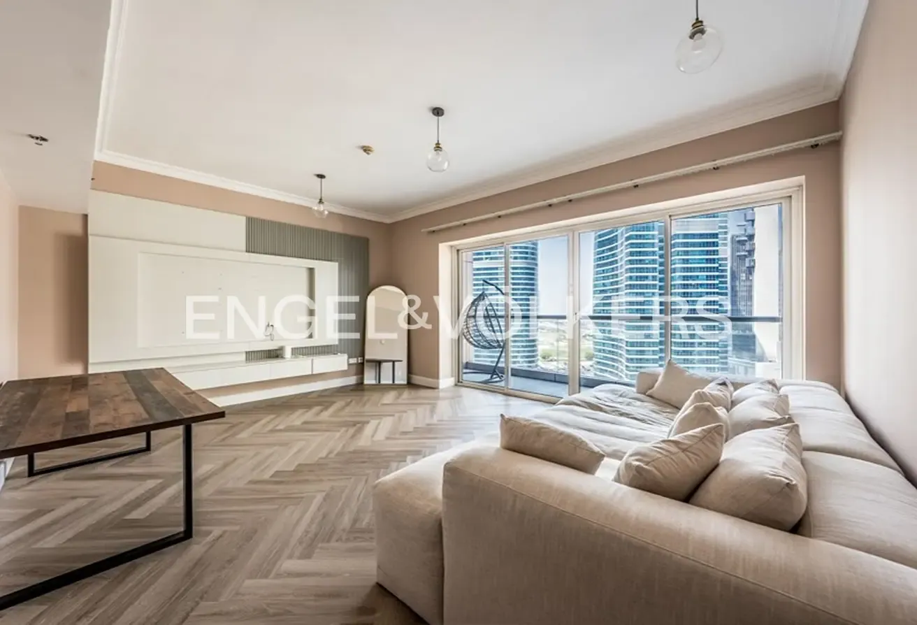 Upgraded | Lake View | Semi-Furnished