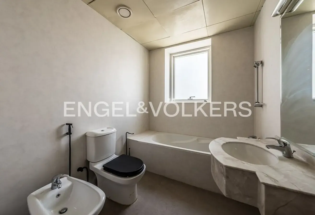 Upgraded | Lake View | Semi-Furnished