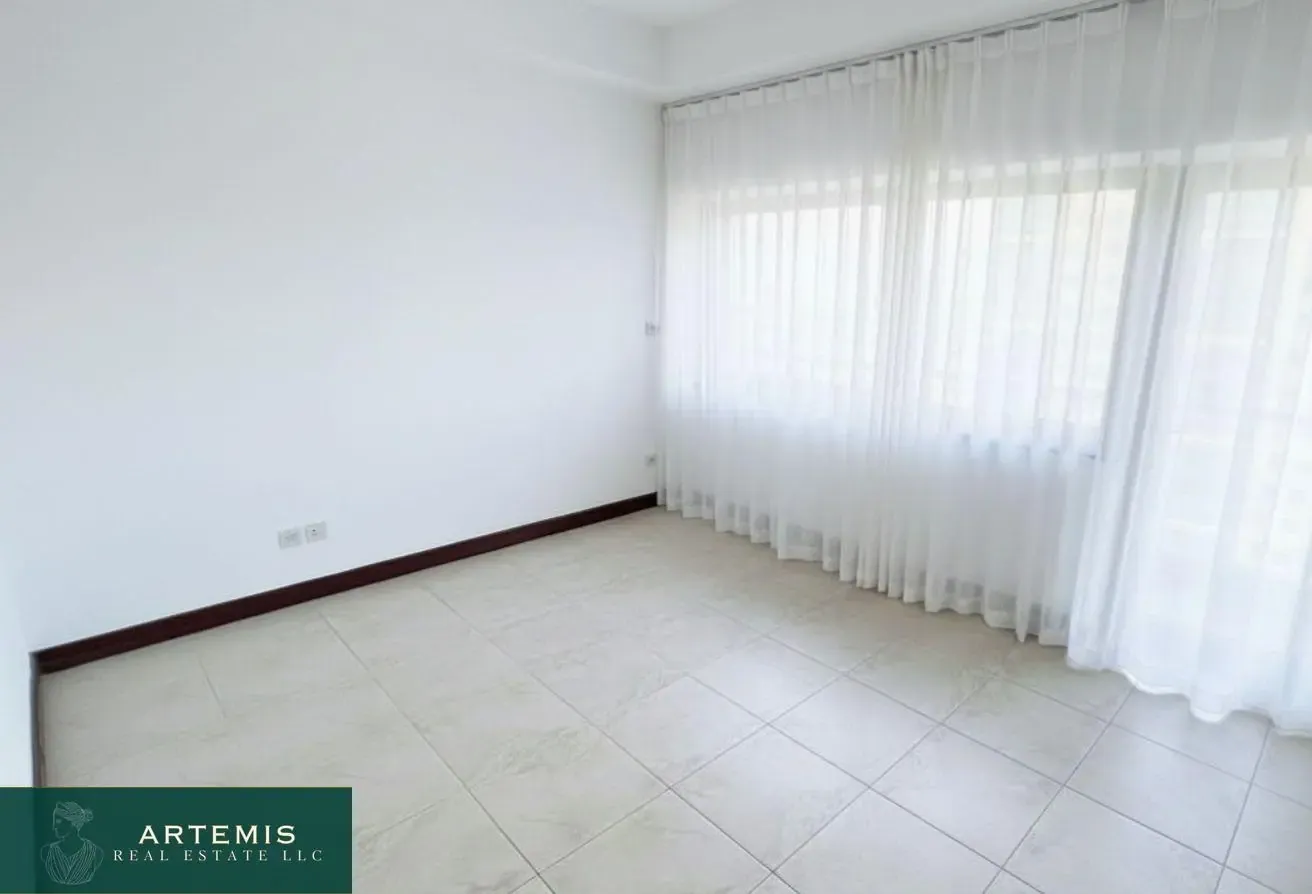 Vacant|Higher Floor with Lake and Panoramic Views