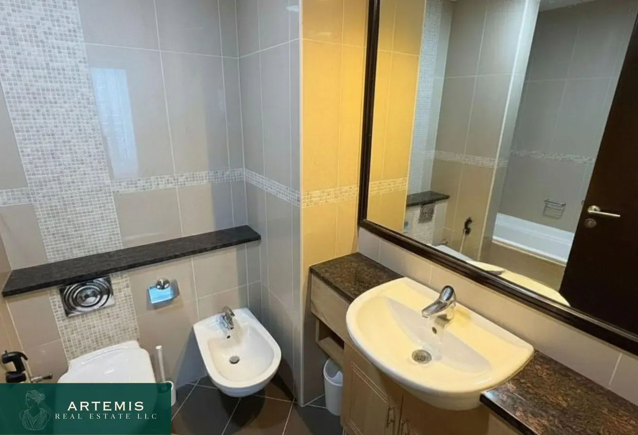 Vacant|Higher Floor with Lake and Panoramic Views
