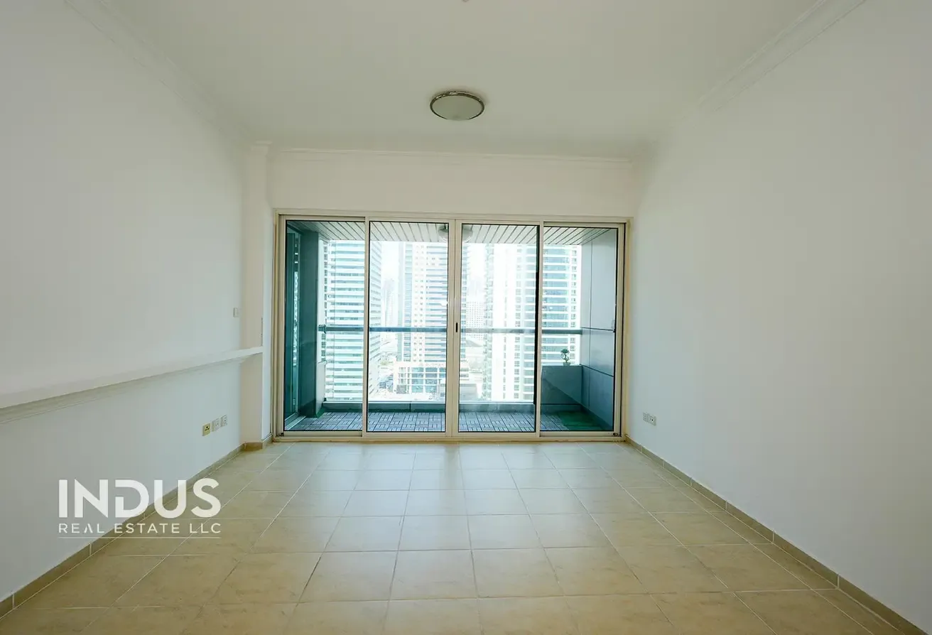 Spacious | Unfurnished | Vacant 1 BHK