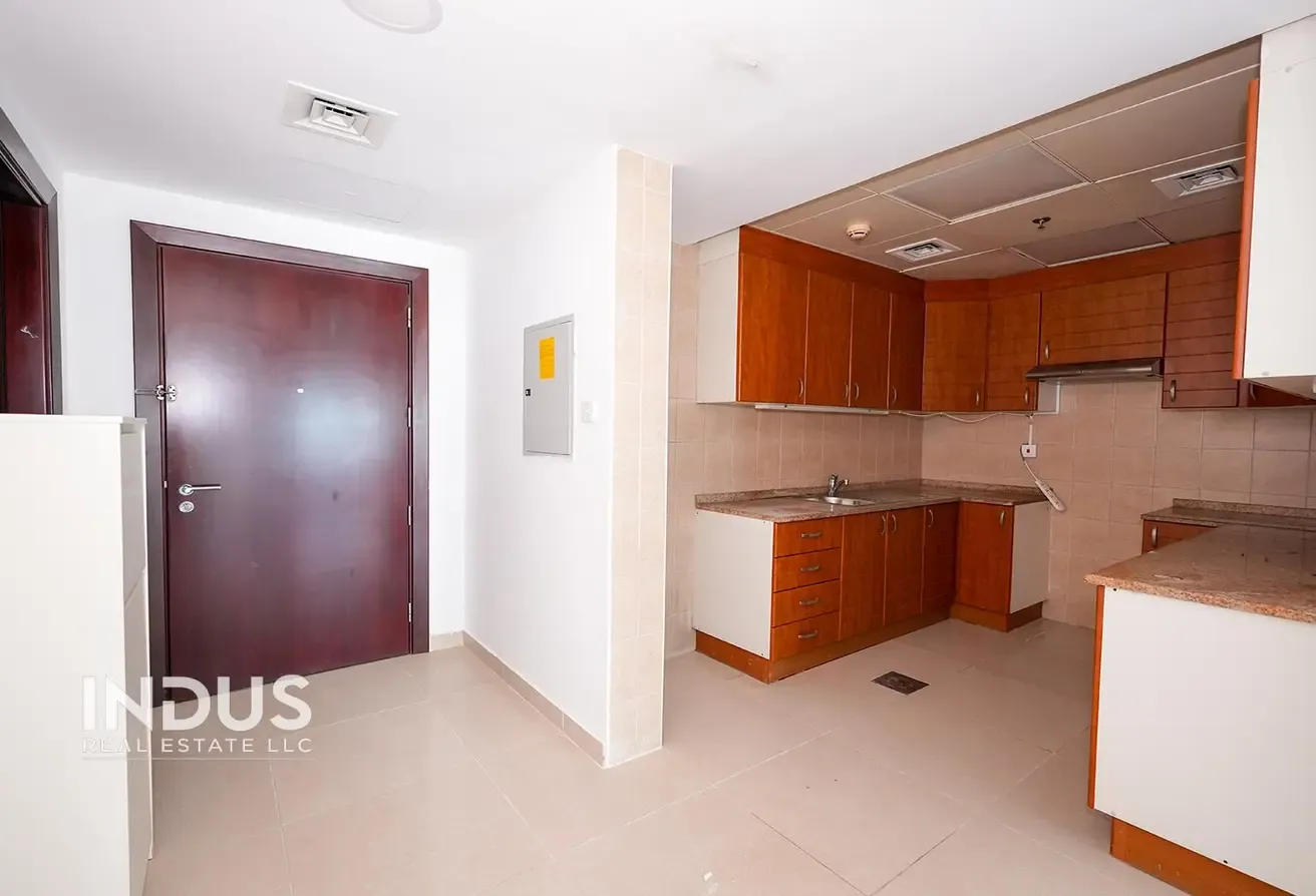Spacious | Unfurnished | Vacant 1 BHK