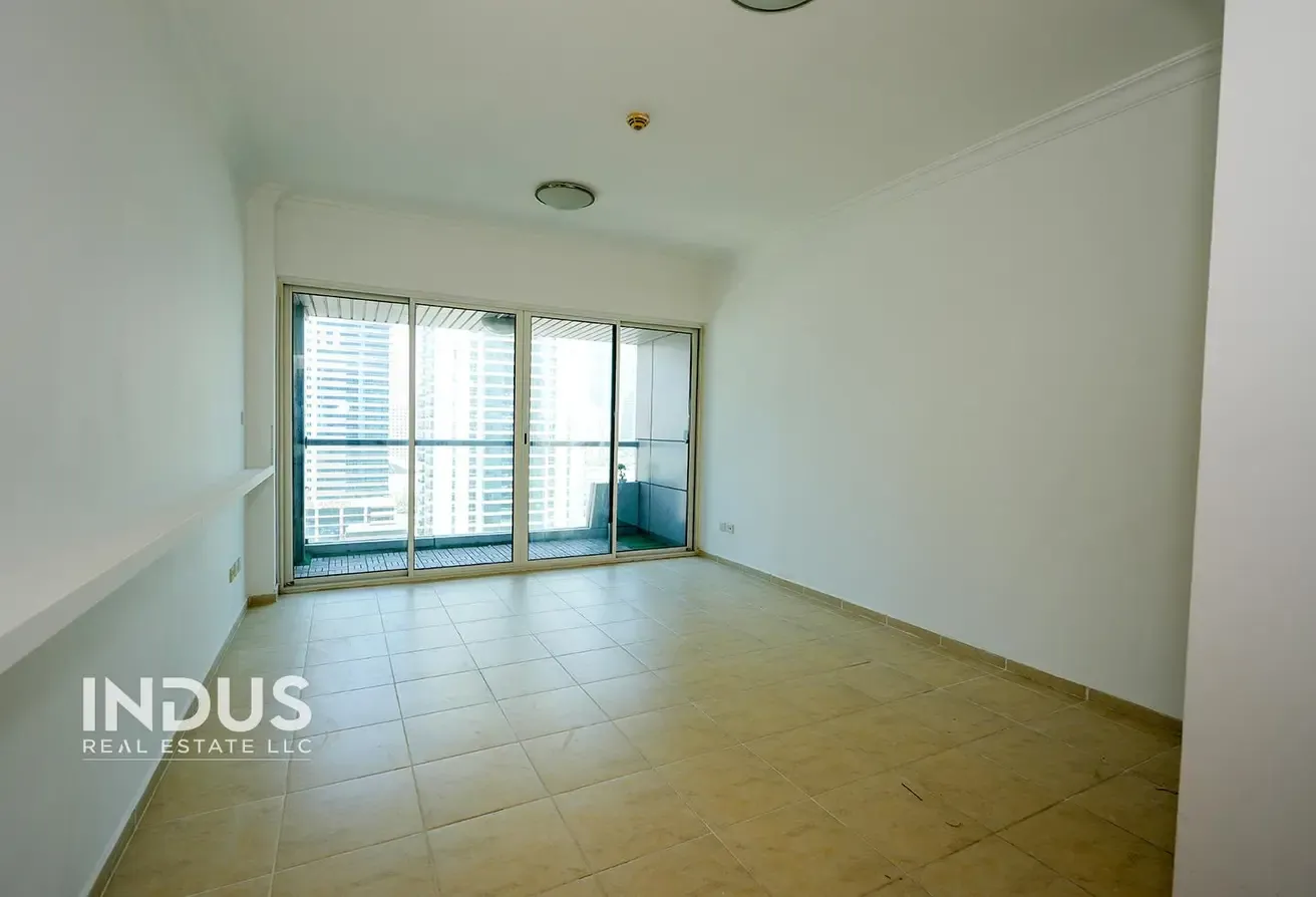 Spacious | Unfurnished | Vacant 1 BHK