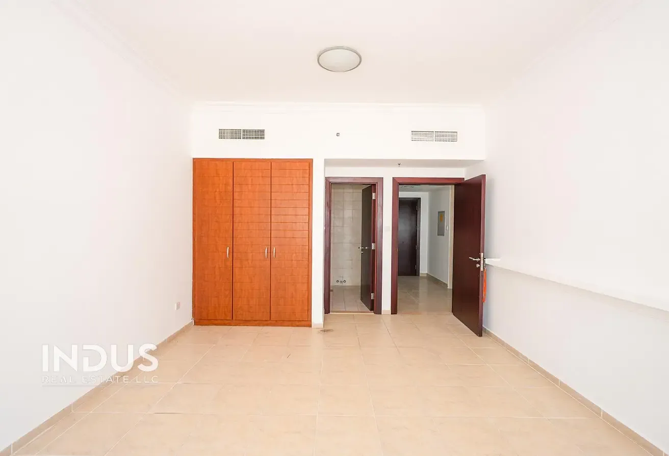 Spacious | Unfurnished | Vacant 1 BHK