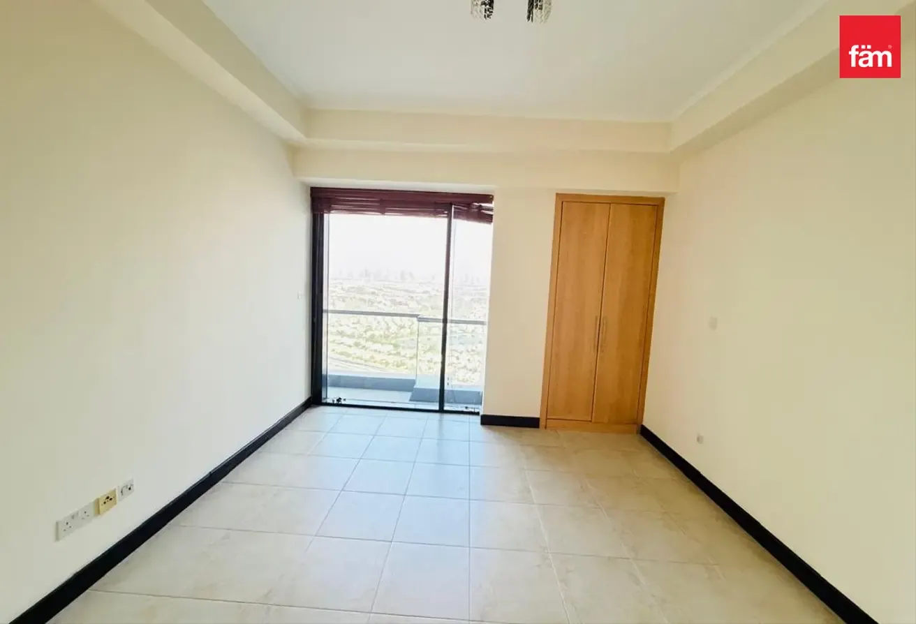 Meadows View | Spacious Unit | Vacant Now