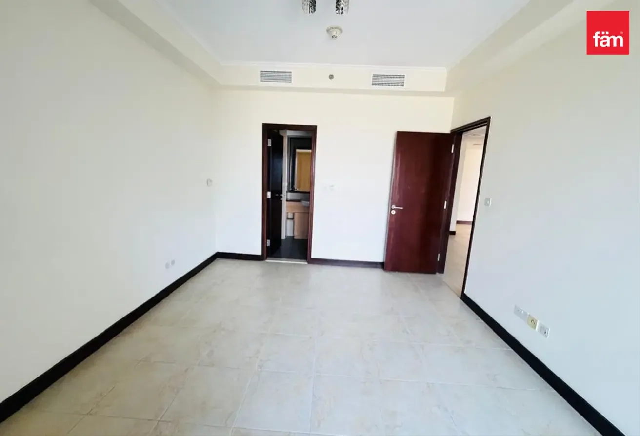 Meadows View | Spacious Unit | Vacant Now