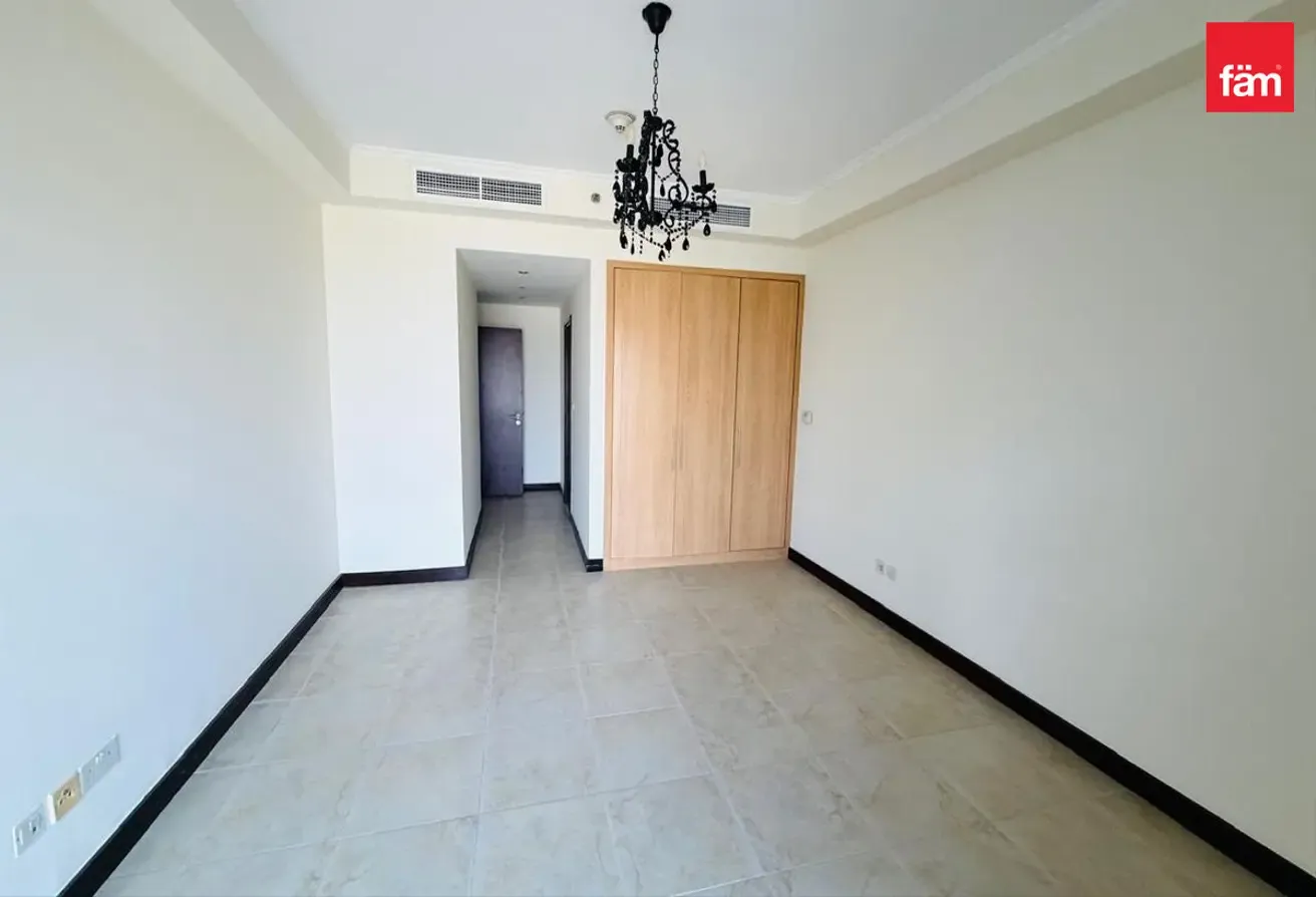 Meadows View | Spacious Unit | Vacant Now