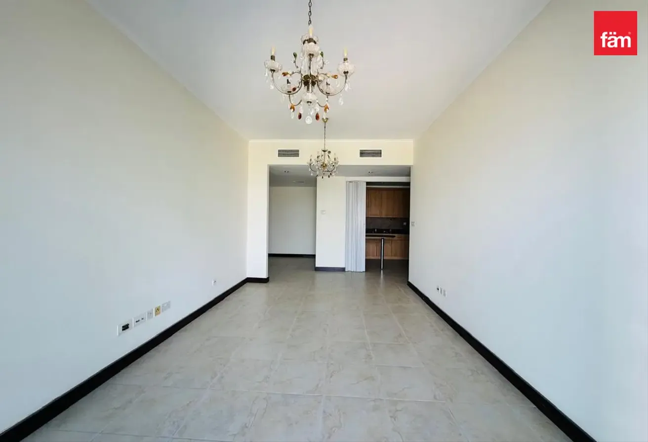 Meadows View | Spacious Unit | Vacant Now