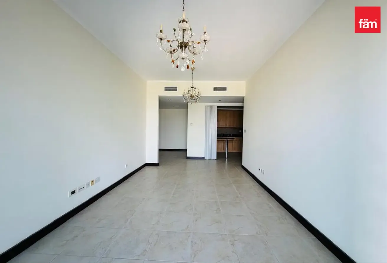 Meadows View | Spacious Unit | Vacant Now