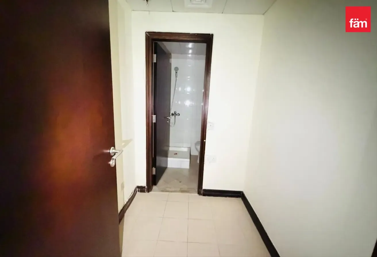 Meadows View | Spacious Unit | Vacant Now