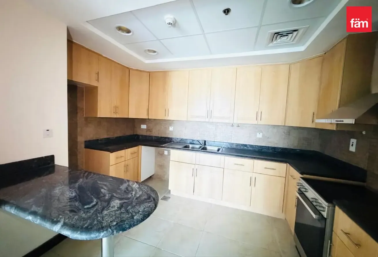 Meadows View | Spacious Unit | Vacant Now