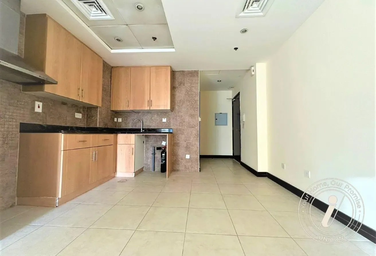 Full Lake View | Bright Studio | Large Balcony