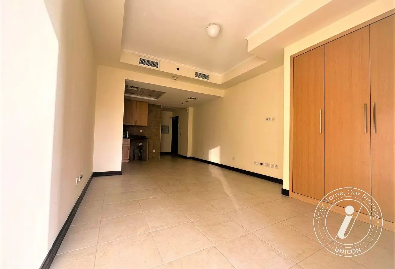 Full Lake View | Bright Studio | Large Balcony