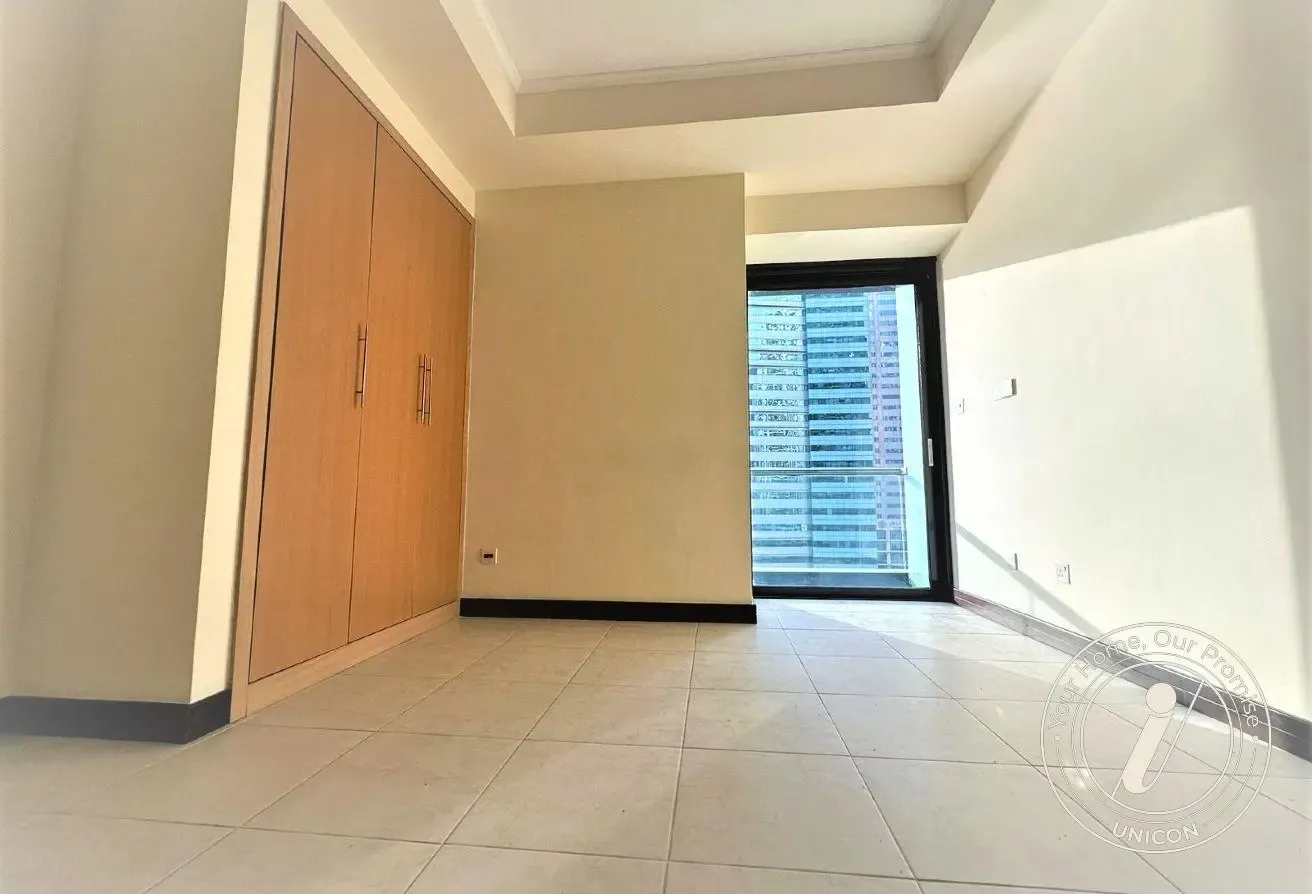 Full Lake View | Bright Studio | Large Balcony