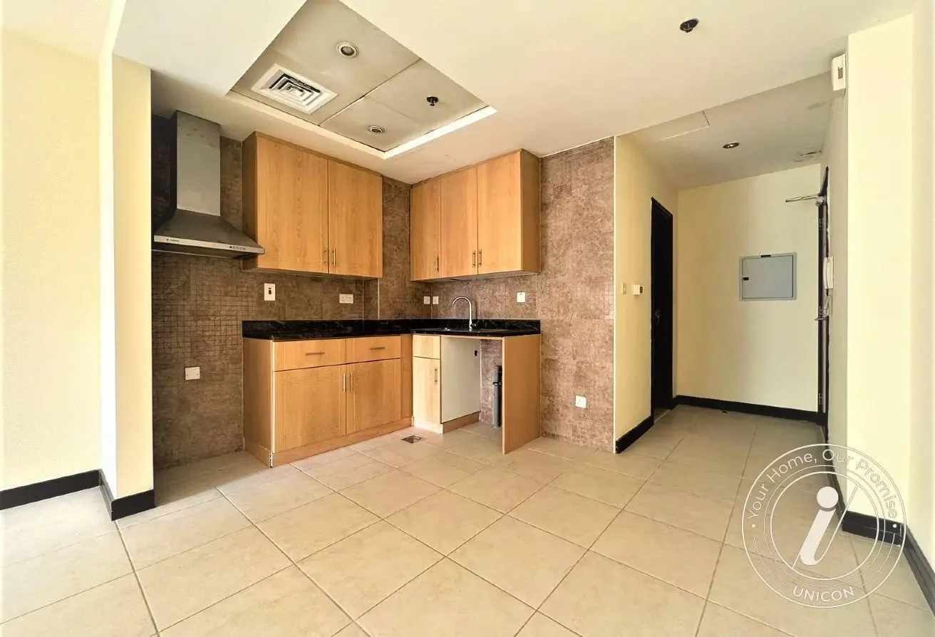 Full Lake View | Bright Studio | Large Balcony