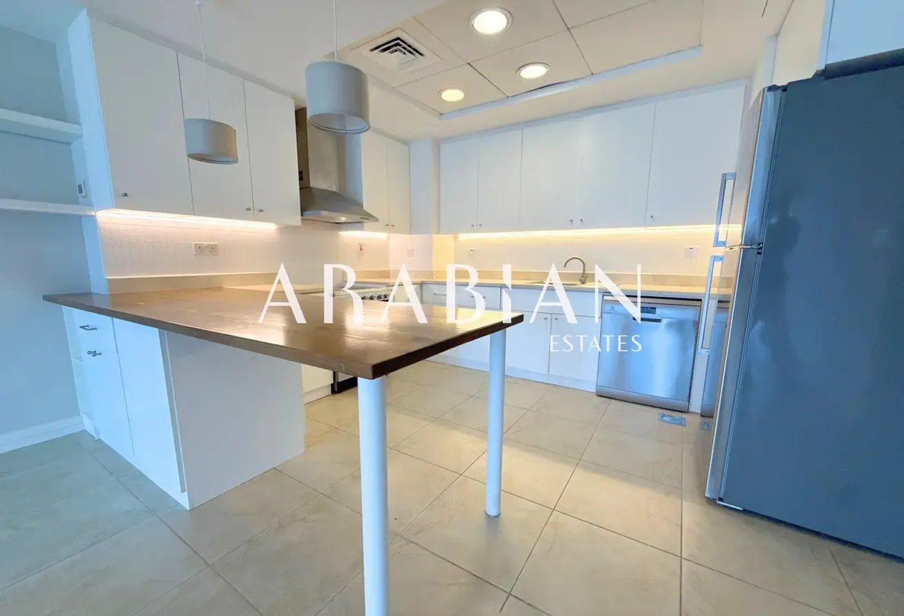 Full Lake View | High Floor | Larger 2 Bed