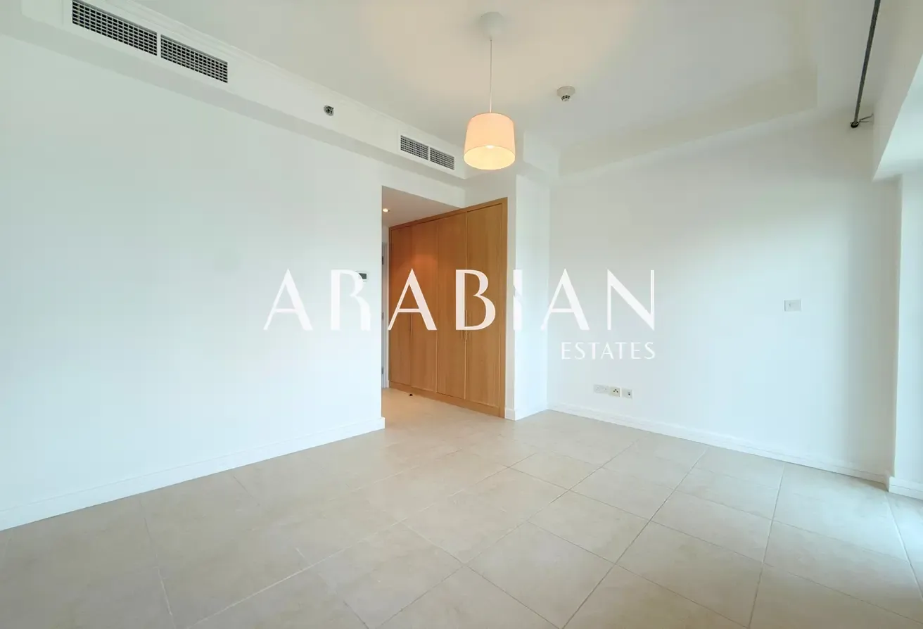 Full Lake View | High Floor | Larger 2 Bed