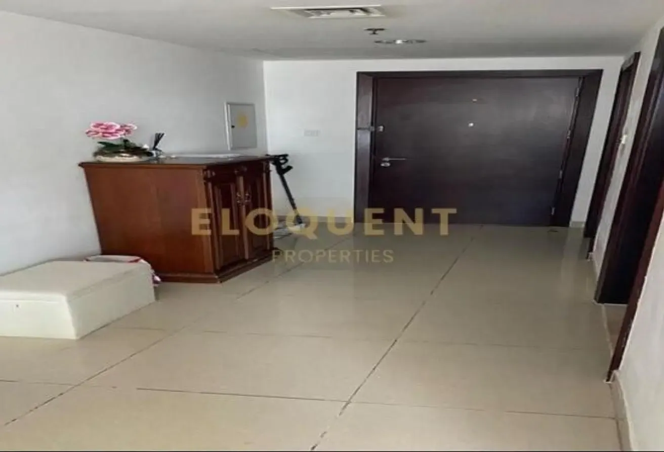 Vacant | Unfurnished | Closed Kitchen
