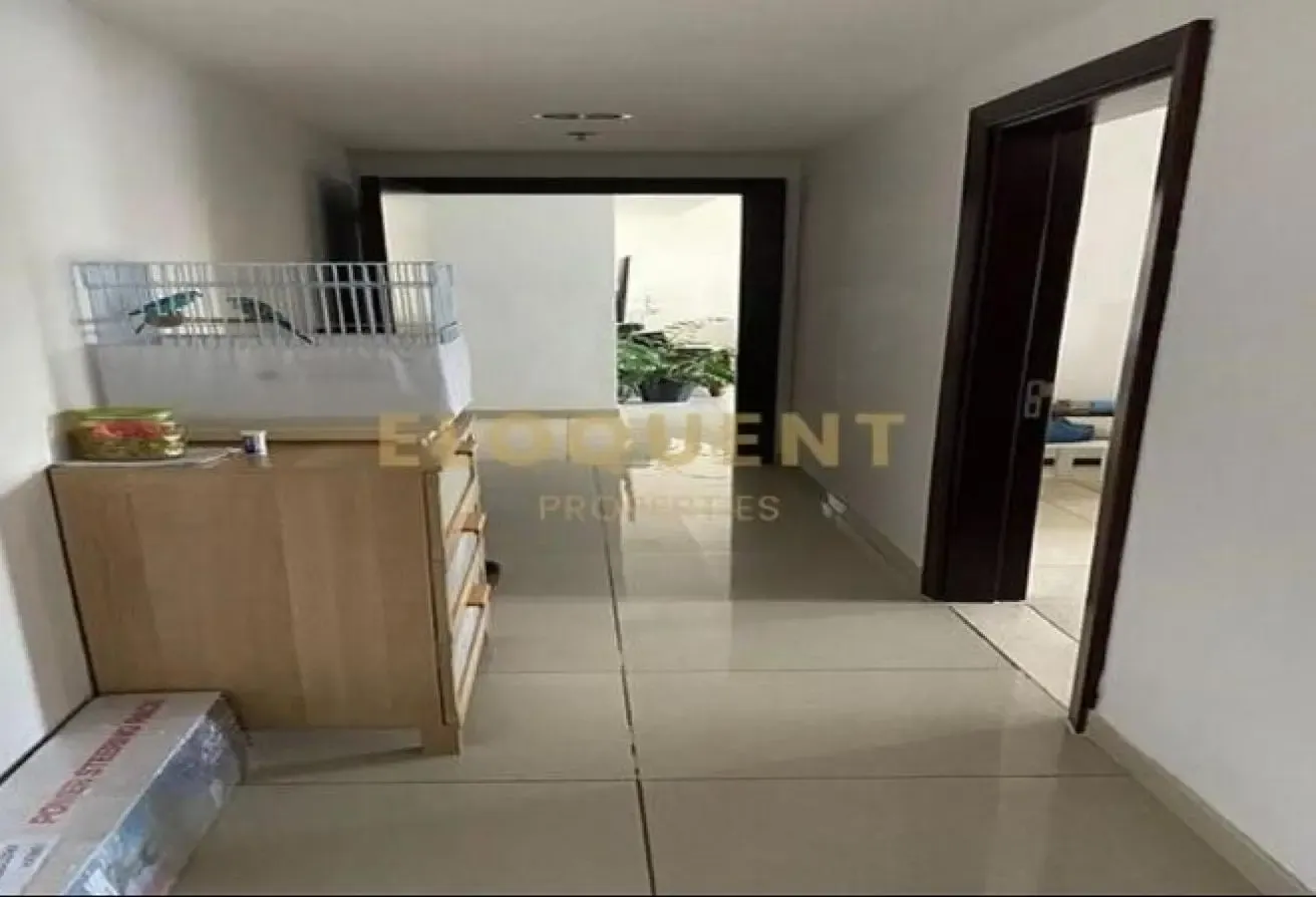 Vacant | Unfurnished | Closed Kitchen