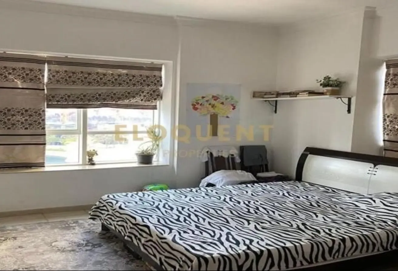 Vacant | Unfurnished | Closed Kitchen