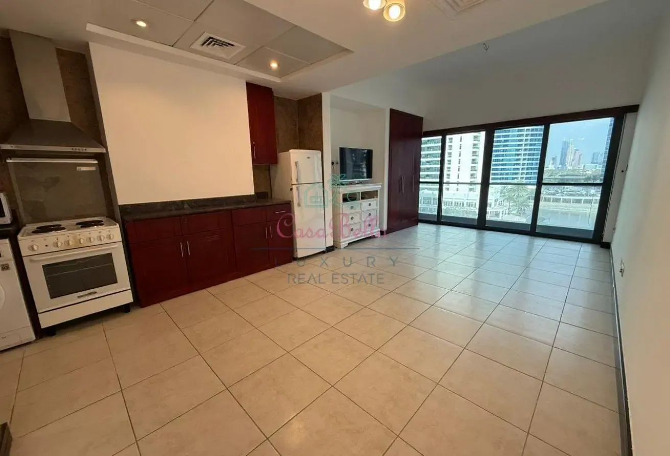 Unfurnished | Low Floor | Water View