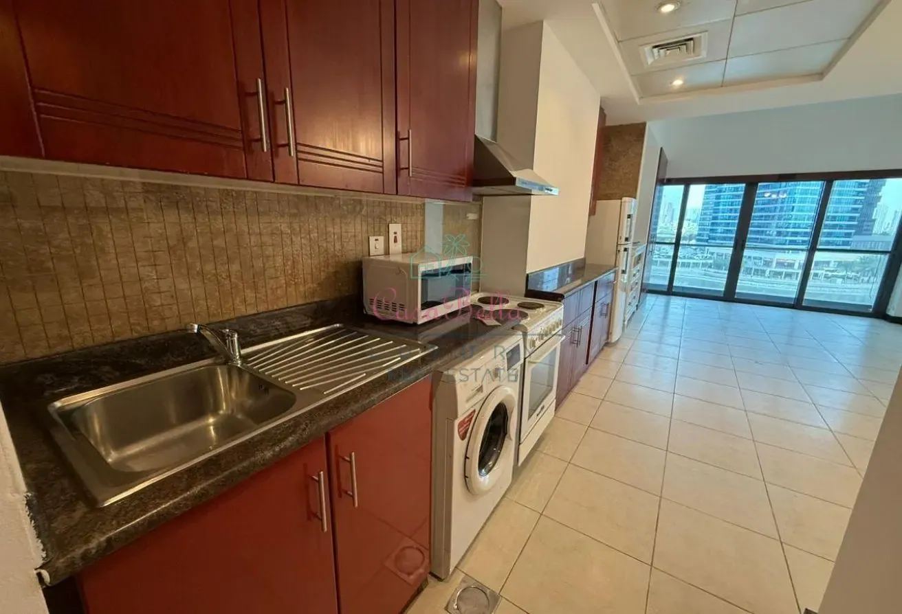 Unfurnished | Low Floor | Water View