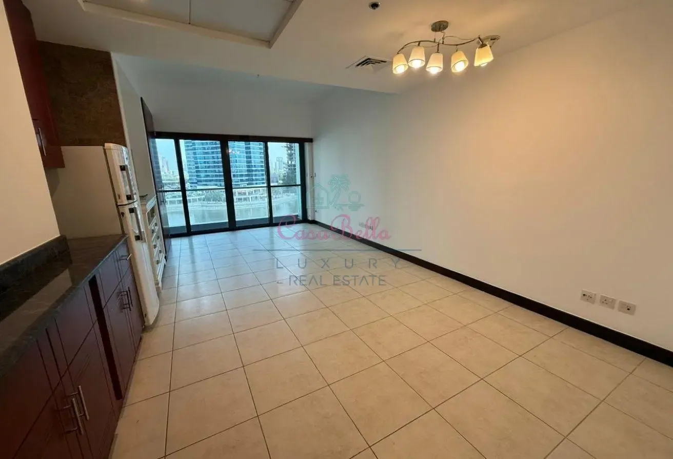 Unfurnished | Low Floor | Water View