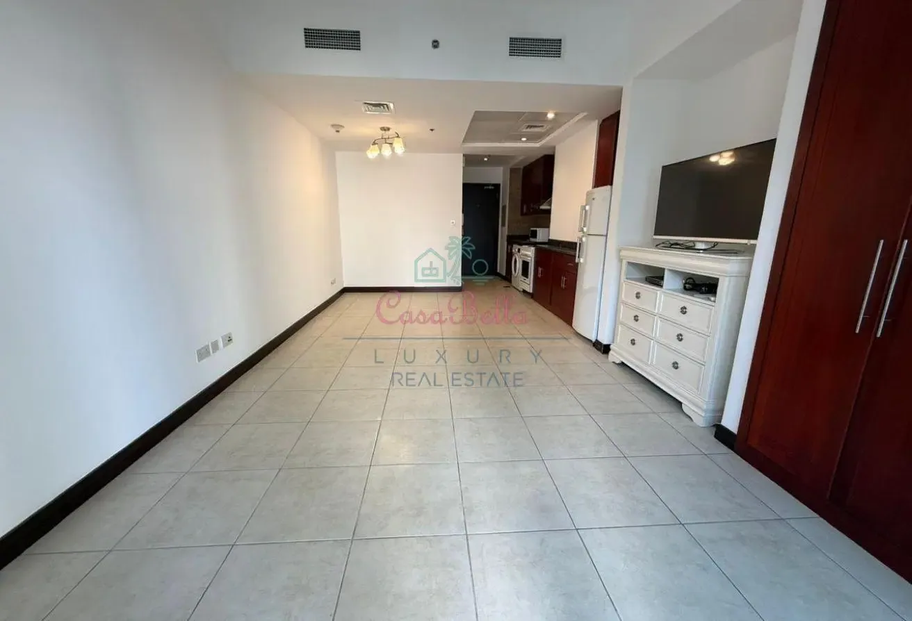 Unfurnished | Low Floor | Water View