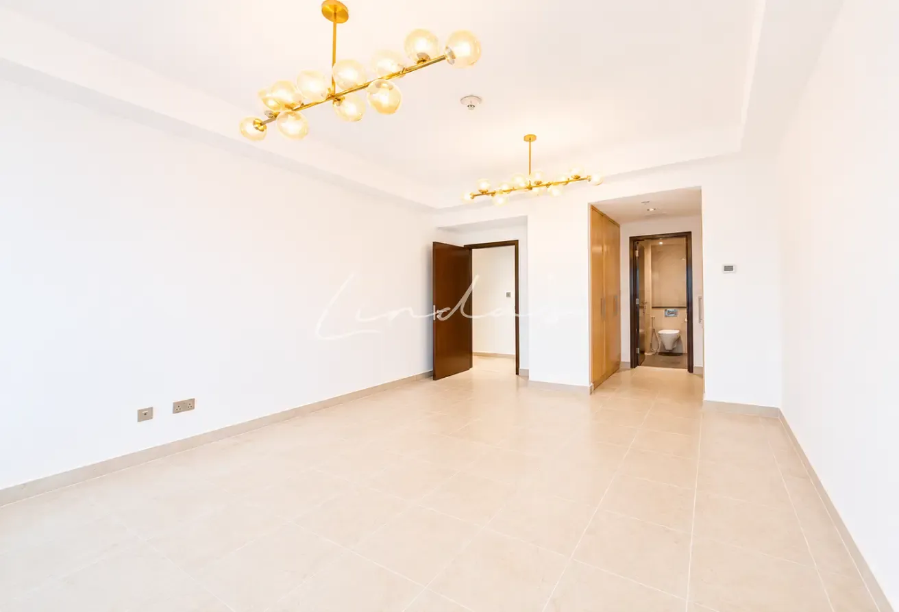 Upgraded 4BR| Maid | High Floor|2 Parking | Vacant