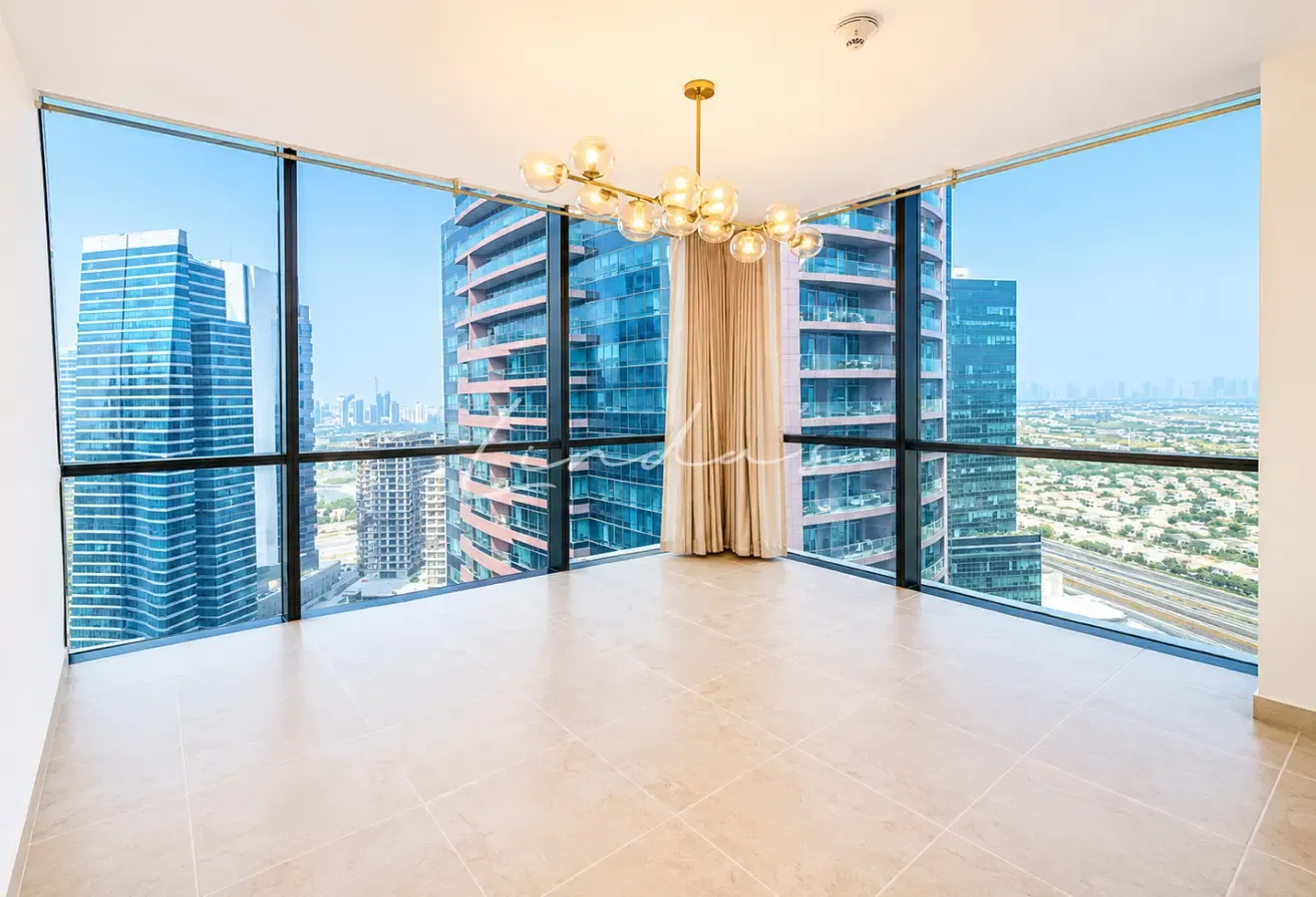 Upgraded 4BR| Maid | High Floor|2 Parking | Vacant