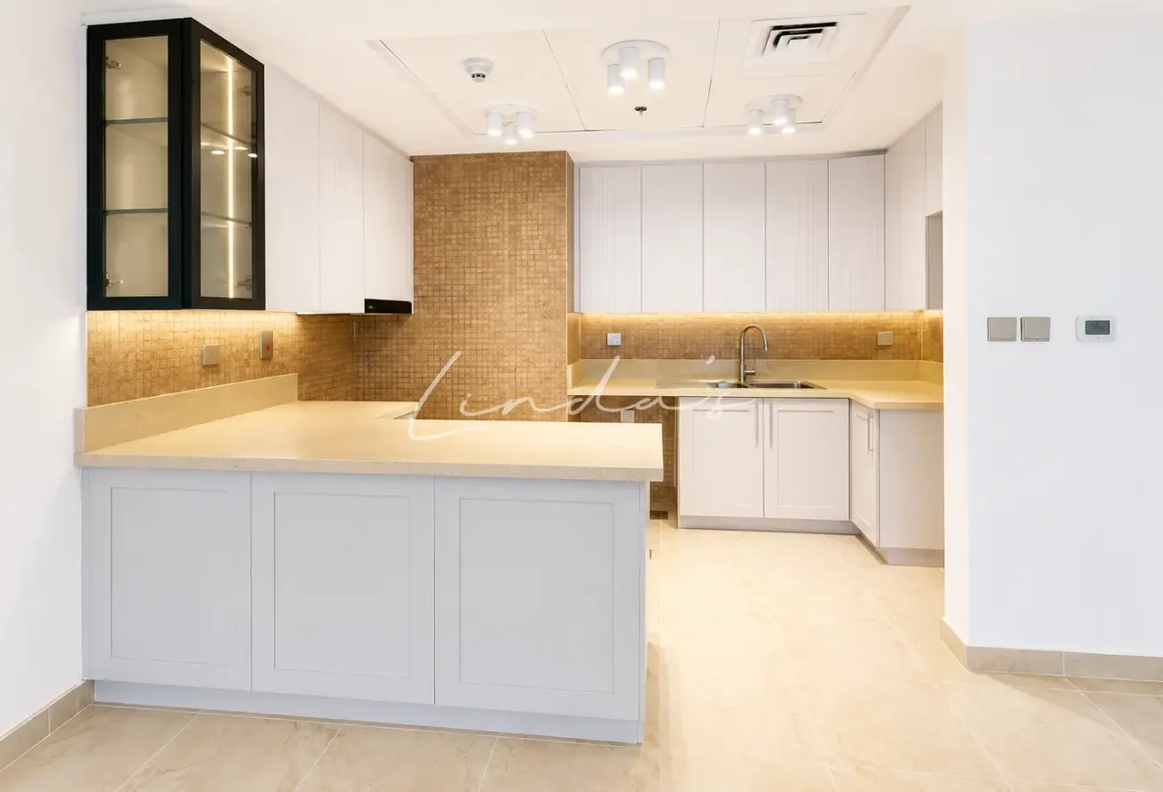 Upgraded 4BR| Maid | High Floor|2 Parking | Vacant