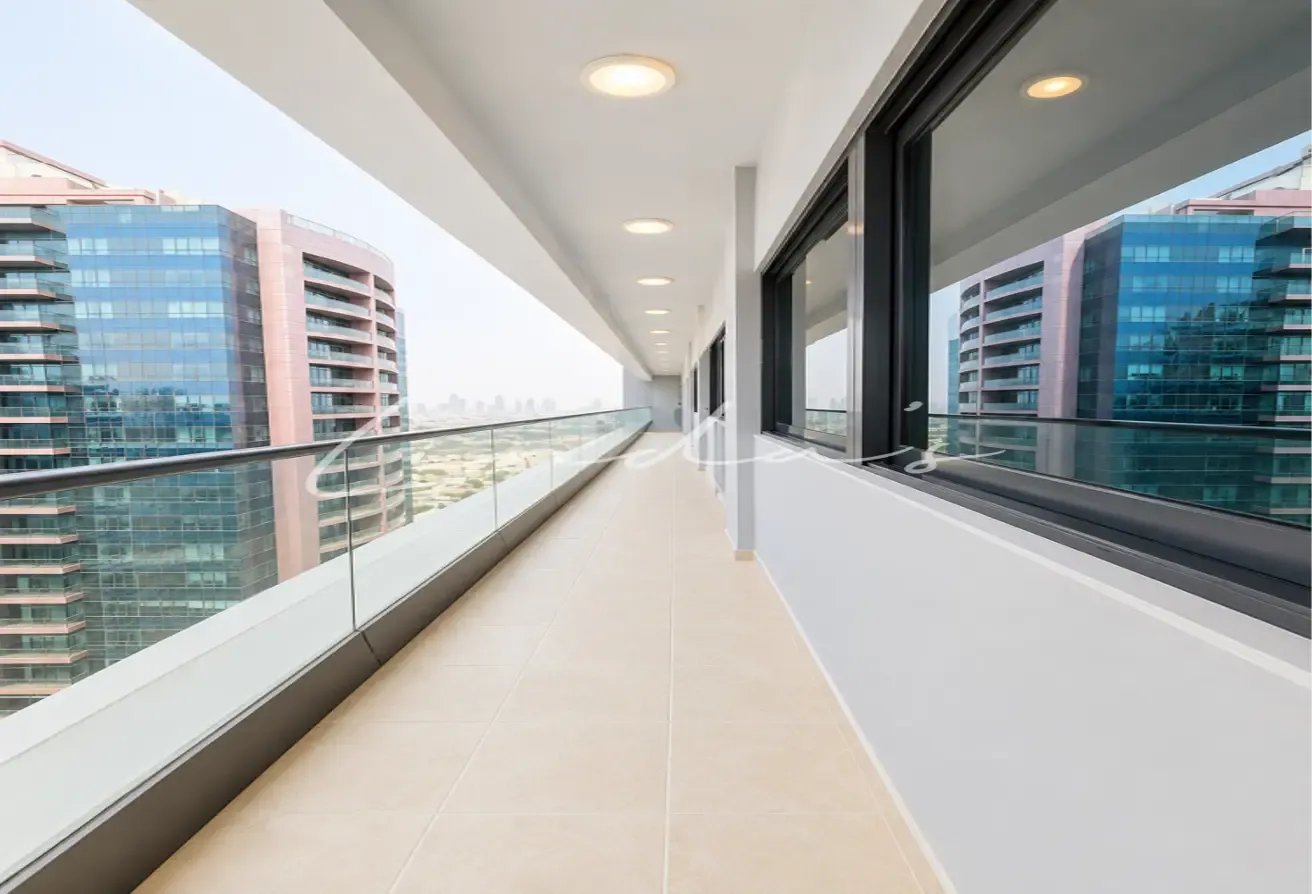 Upgraded 4BR| Maid | High Floor|2 Parking | Vacant