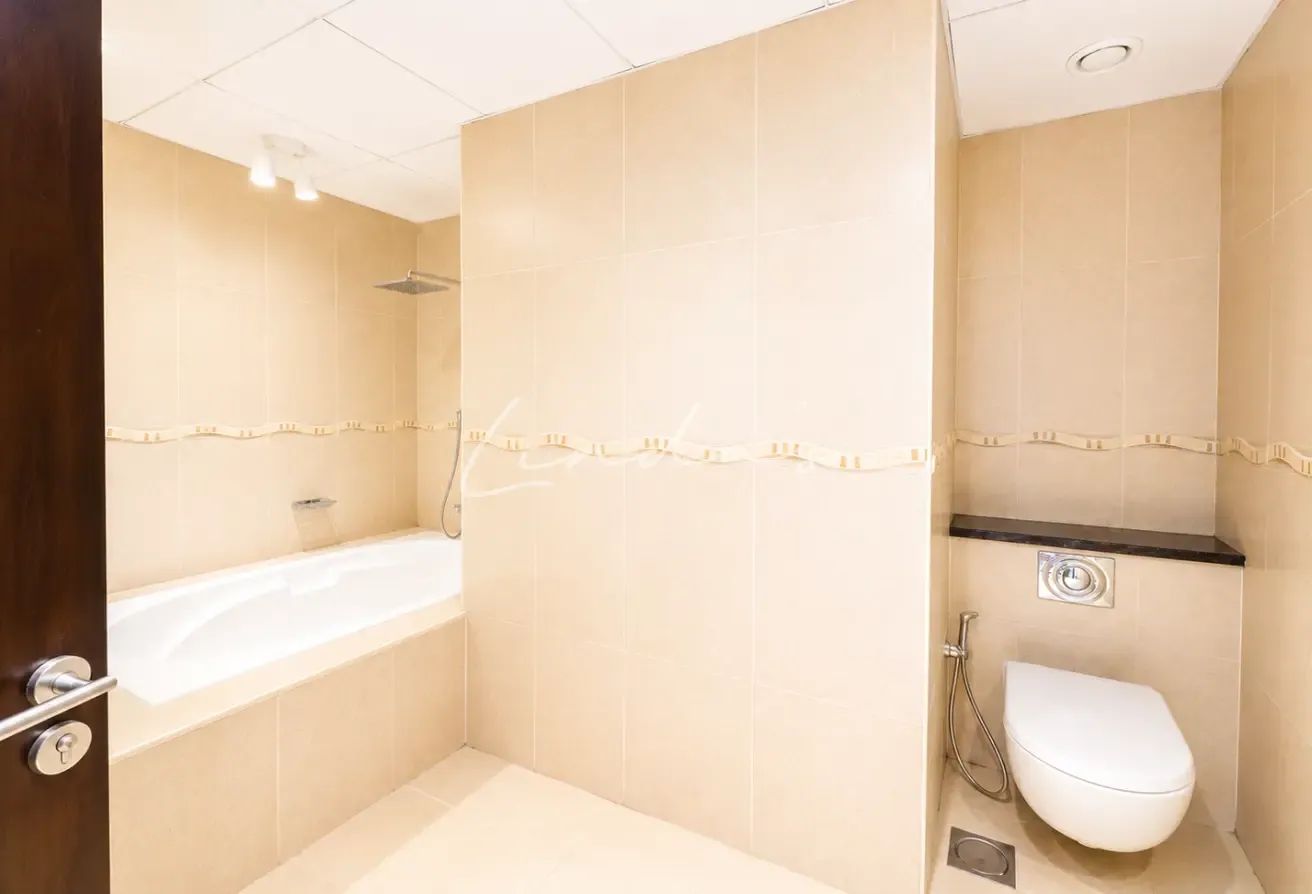Upgraded 4BR| Maid | High Floor|2 Parking | Vacant