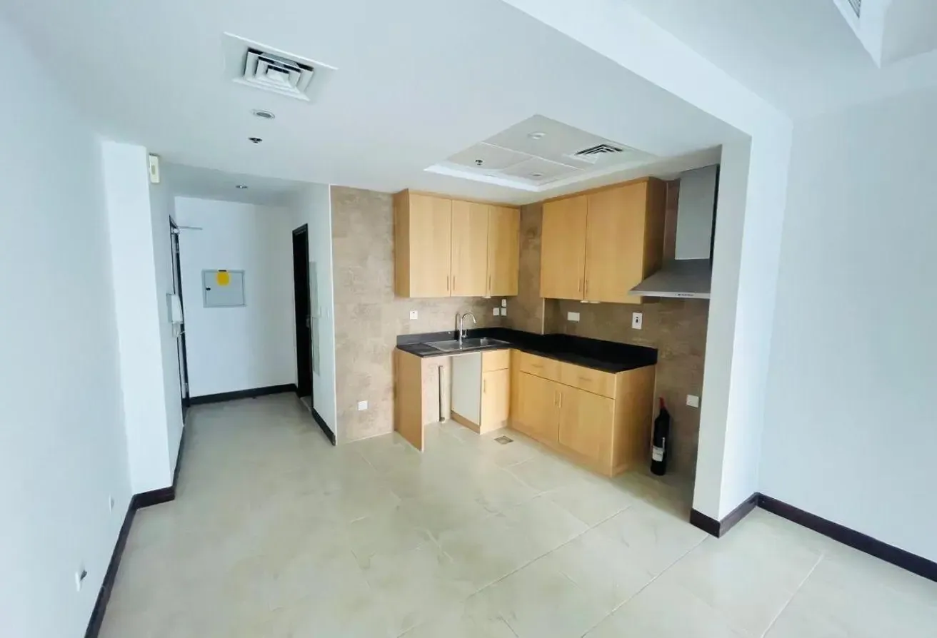 STUIDO| WITH BALCONY| HUGE LAYOUT| LAKE VIEW|