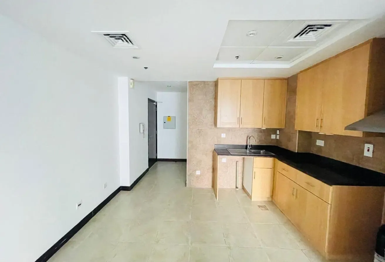 STUIDO| WITH BALCONY| HUGE LAYOUT| LAKE VIEW|