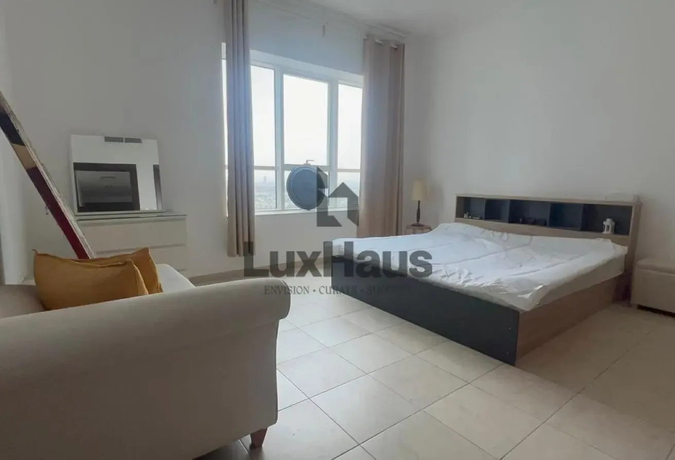 Jumeirah Island View | Semi Furnished | Vacant