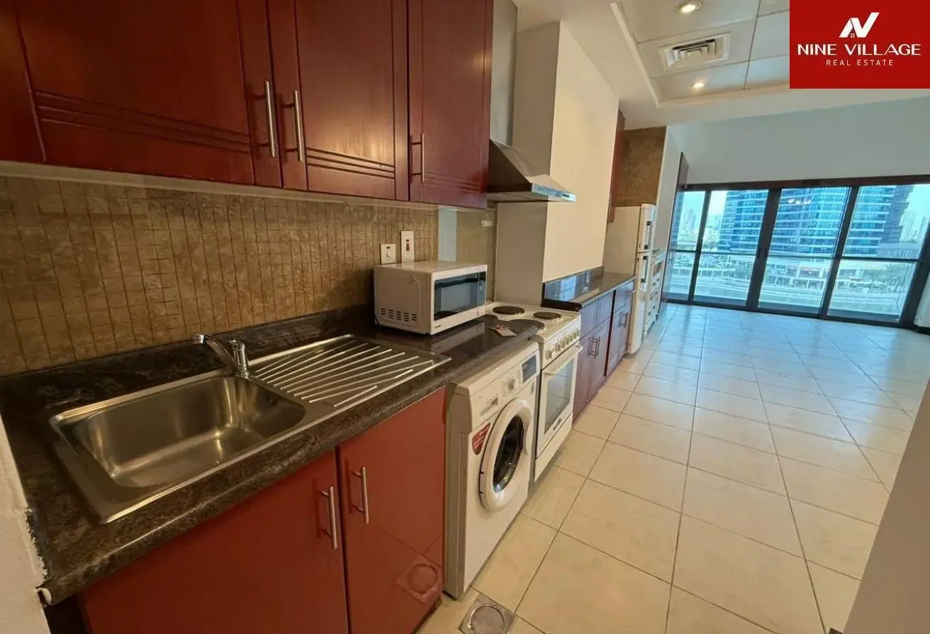 Spacious Studio - Lake View - Balcony