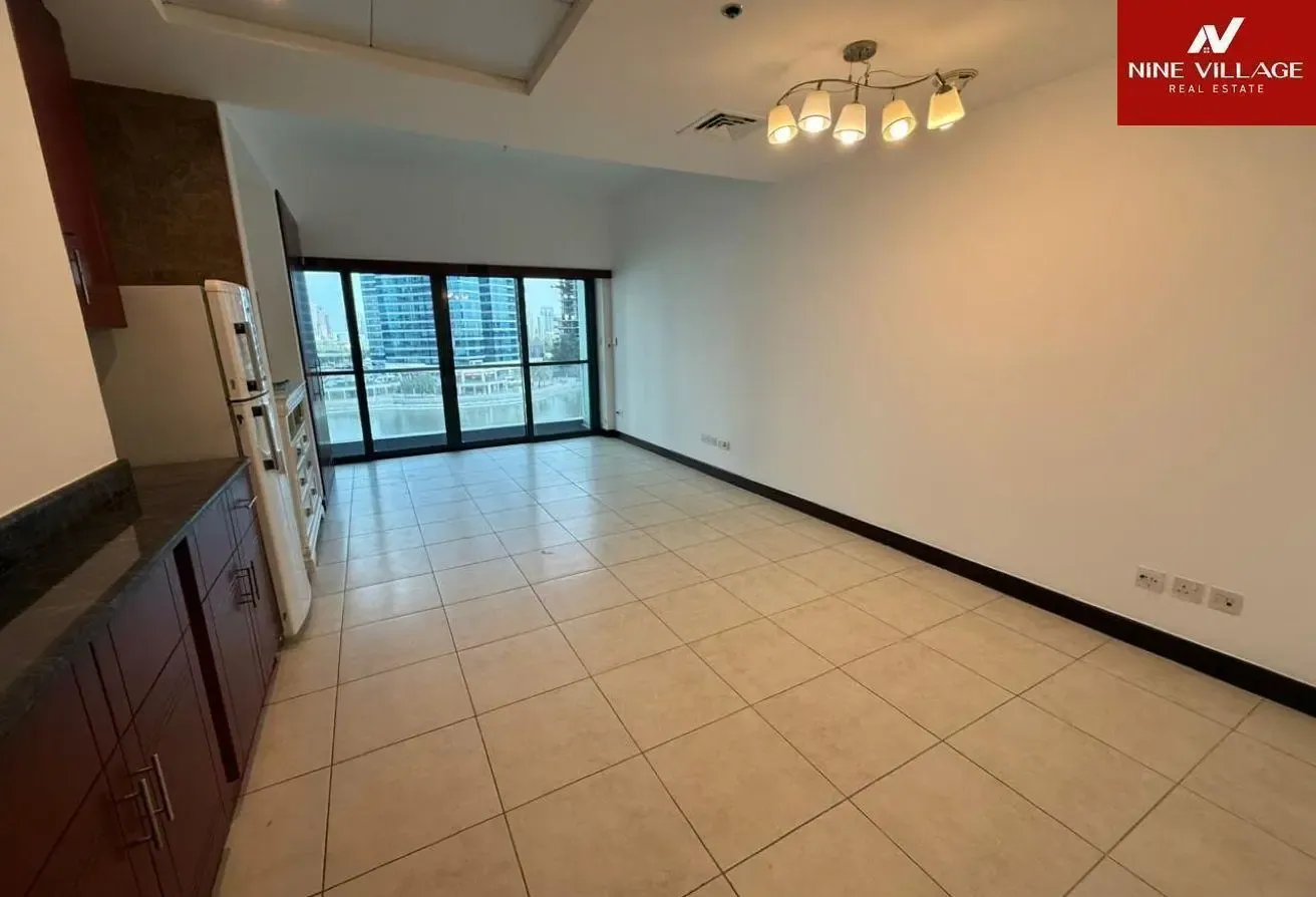 Spacious Studio - Lake View - Balcony