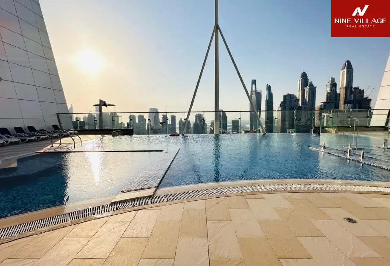 En-Suite 4-Bedrooms + Maid- High Floor - Lake View