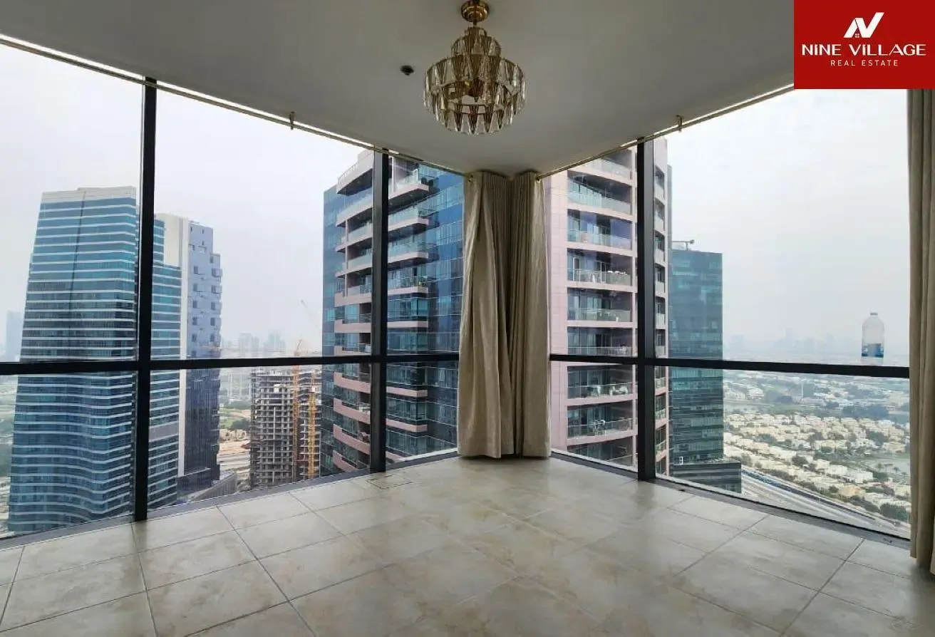 En-Suite 4-Bedrooms + Maid- High Floor - Lake View