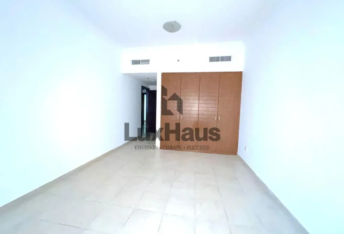 Multiples Option | Lake View | High Floor | Vacant