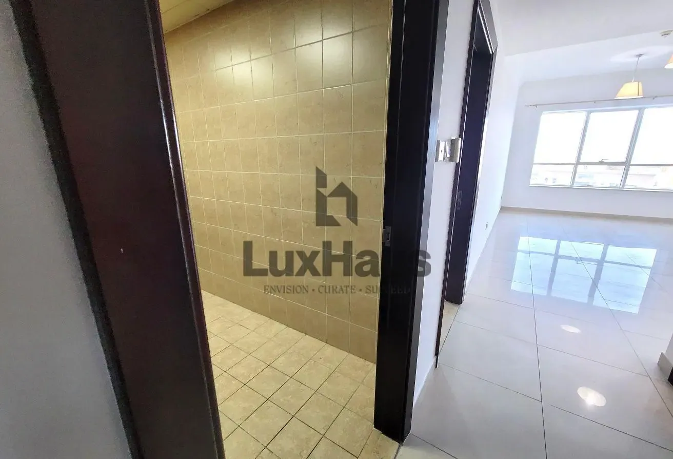 Multiples Option | Lake View | High Floor | Vacant