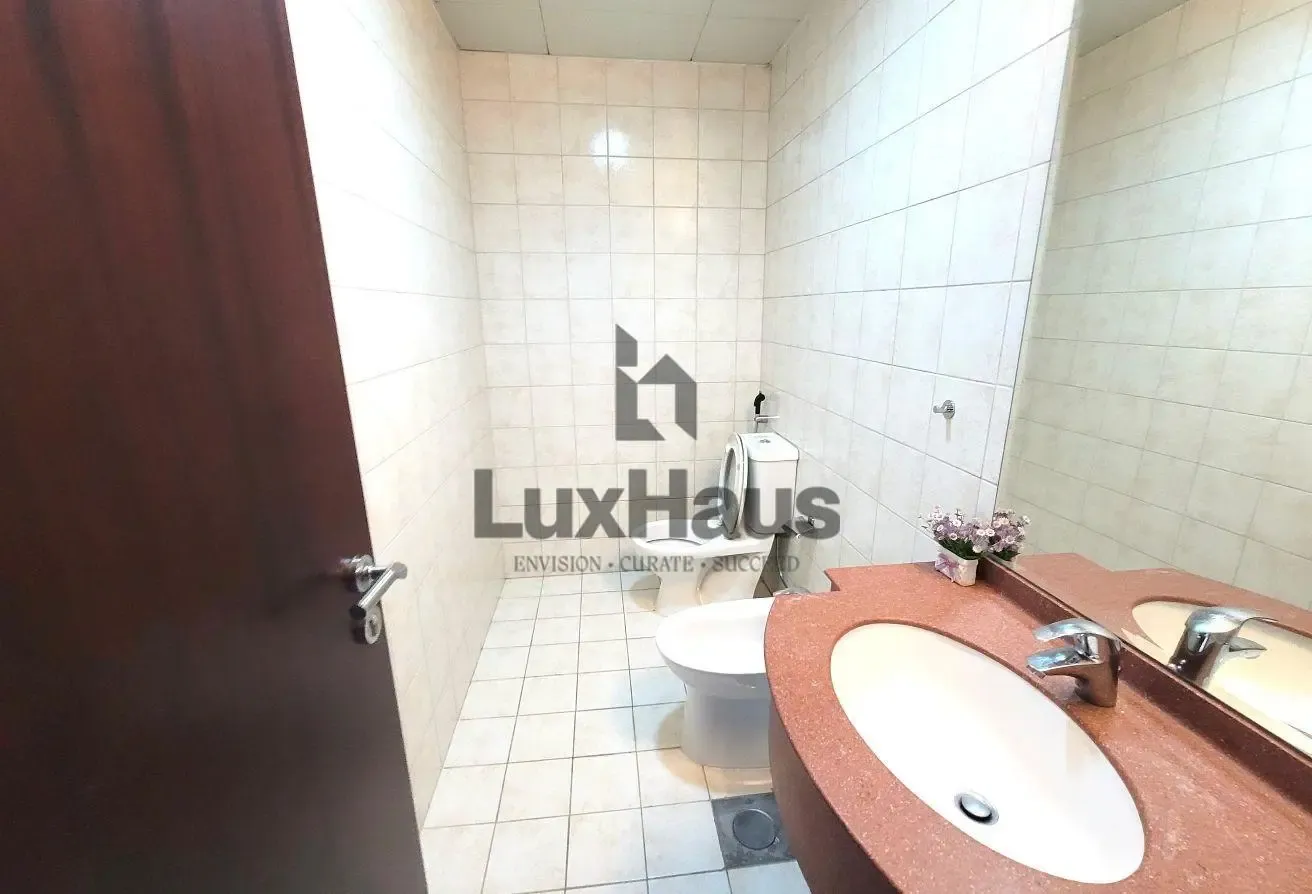 Multiples Option | Lake View | High Floor | Vacant