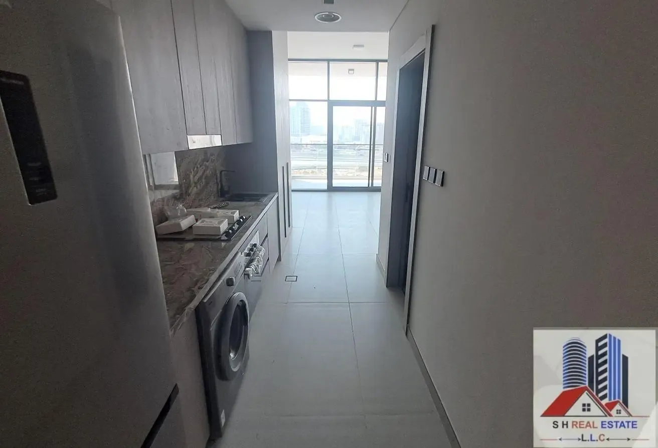 Studio Apartment in Liwan, 448 Sqft, 1 Parking