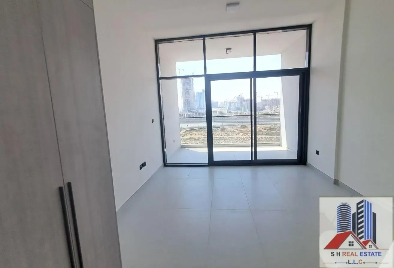 Studio Apartment in Liwan, 448 Sqft, 1 Parking