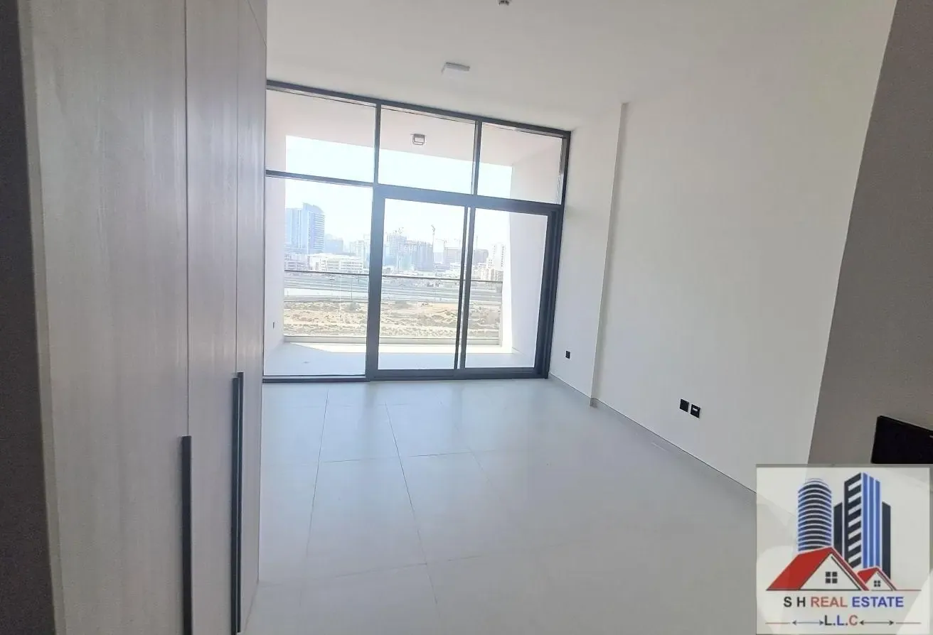 Studio Apartment in Liwan, 448 Sqft, 1 Parking