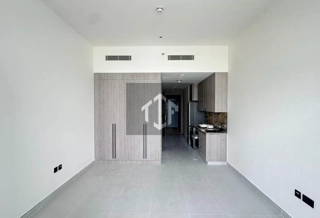 BRAND NEW HUGE SIZE STUDIO APARTMENT HIGH FLOOR