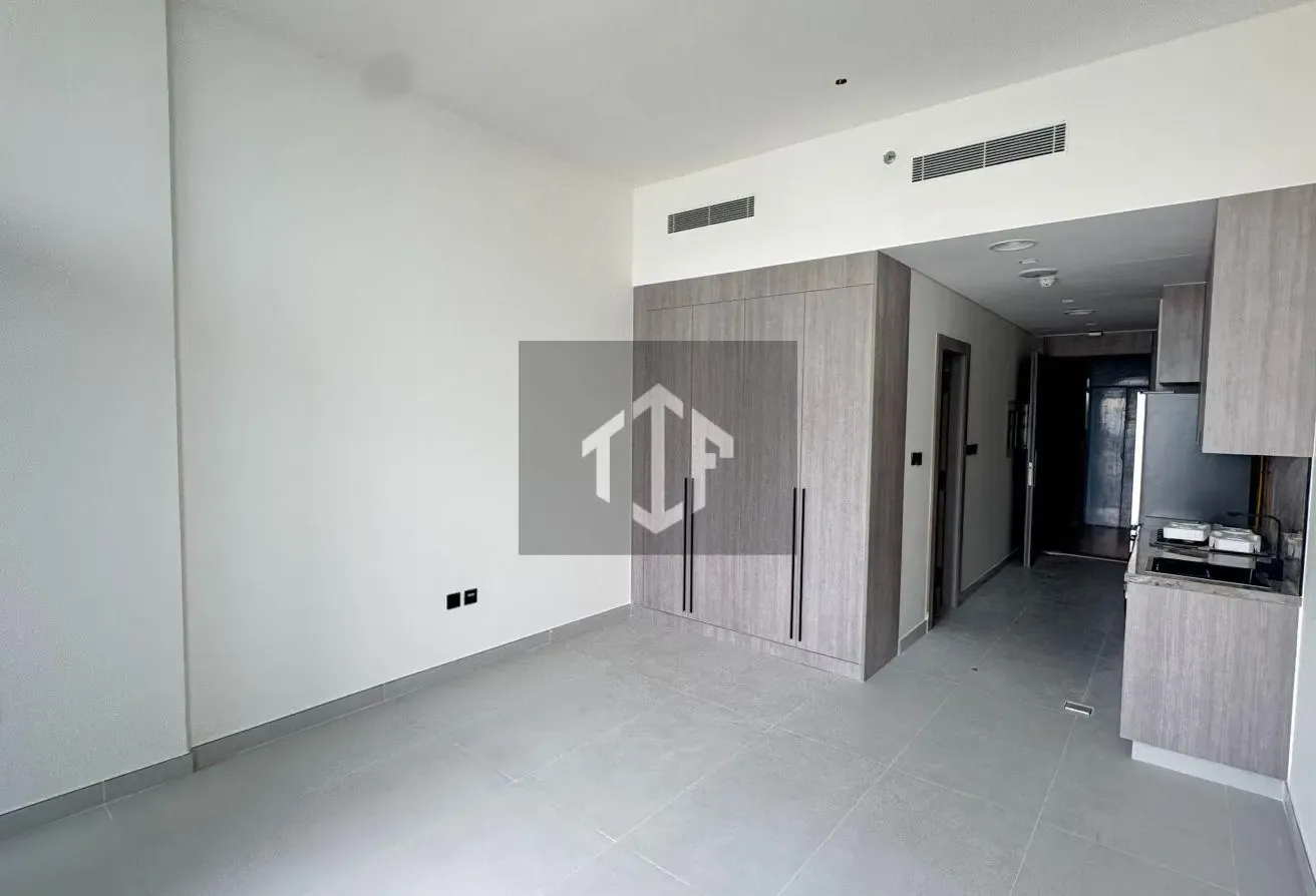 BRAND NEW HUGE SIZE STUDIO APARTMENT HIGH FLOOR
