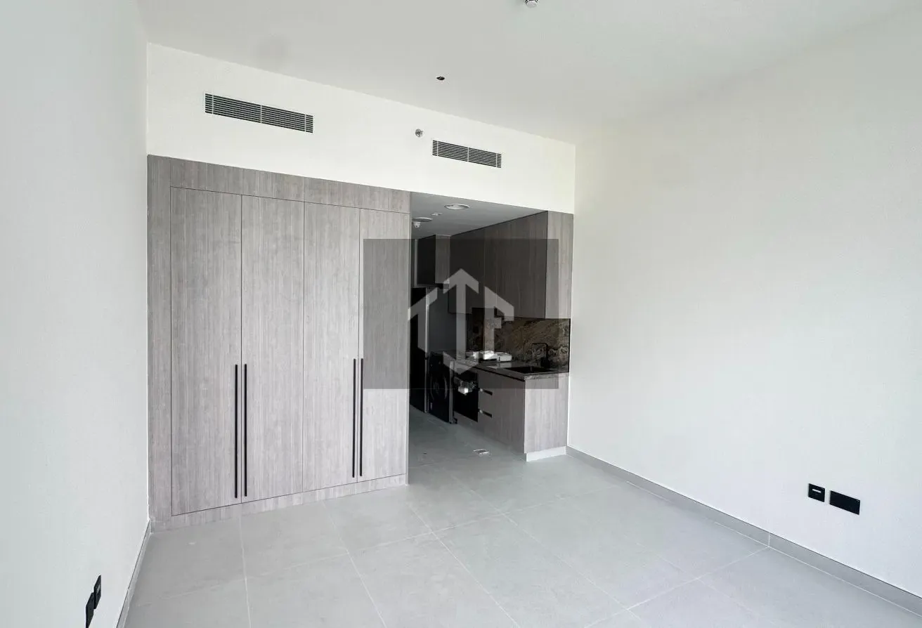 BRAND NEW HUGE SIZE STUDIO APARTMENT HIGH FLOOR